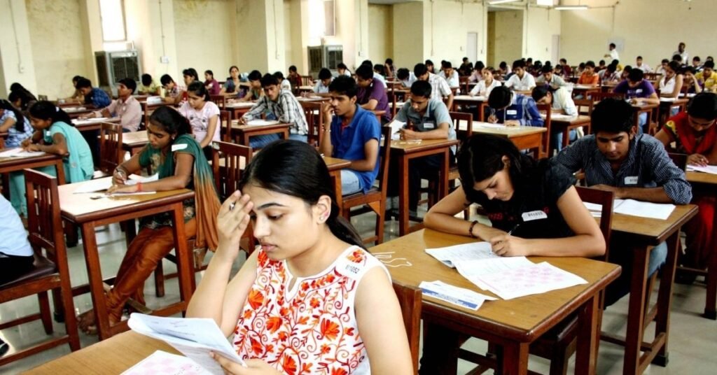 12th pass ke liye sarkari naukri list 2026